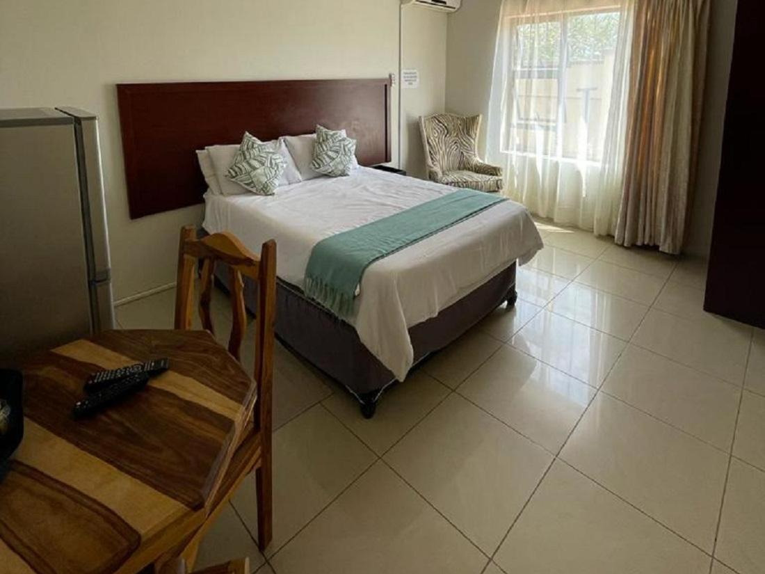 Khutsong Guests House Hotel Burgersfort Exterior photo